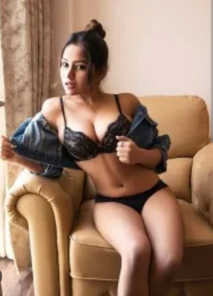 VIP Escort and Call Girl Service in Greater Kailash 2